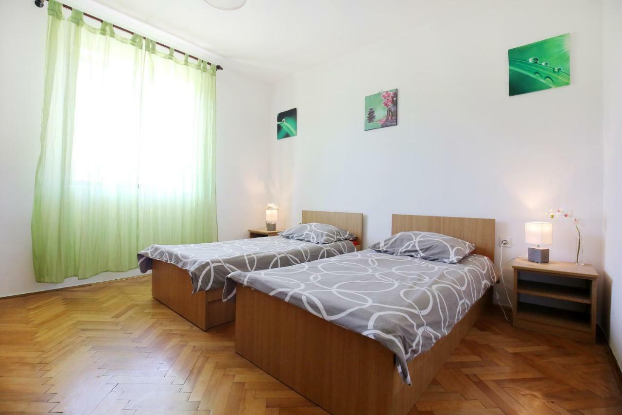 Large Gardens 2 Apartment Bibinje Exterior photo